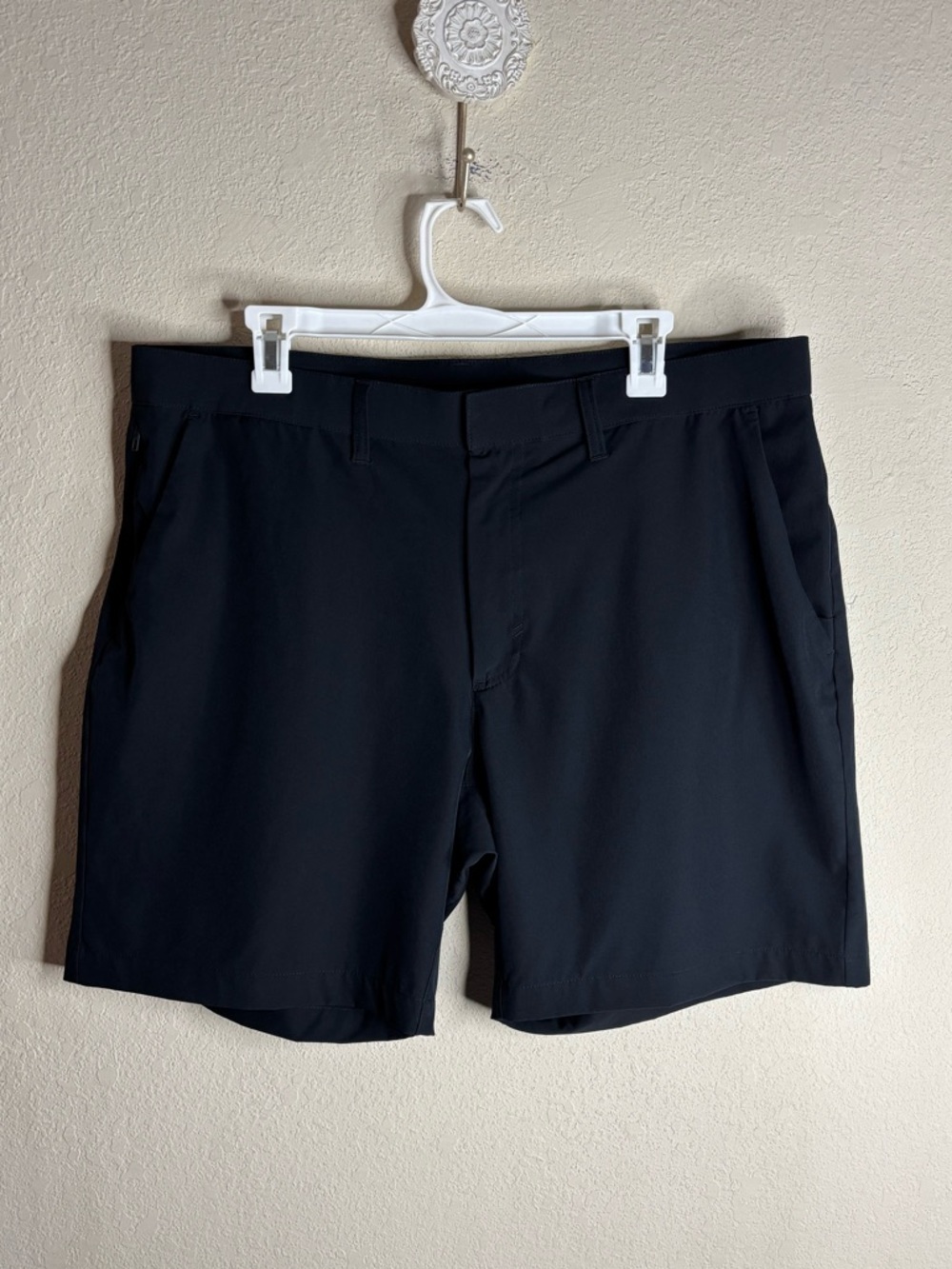 Fabletics The Only Short black 8” size Extra Large